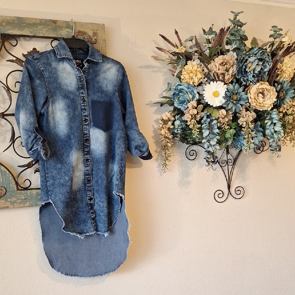 Thrill Blue Denim Long Sleeve Dress. NWOT Excellent Condition Size Medium - Picture 5 of 15